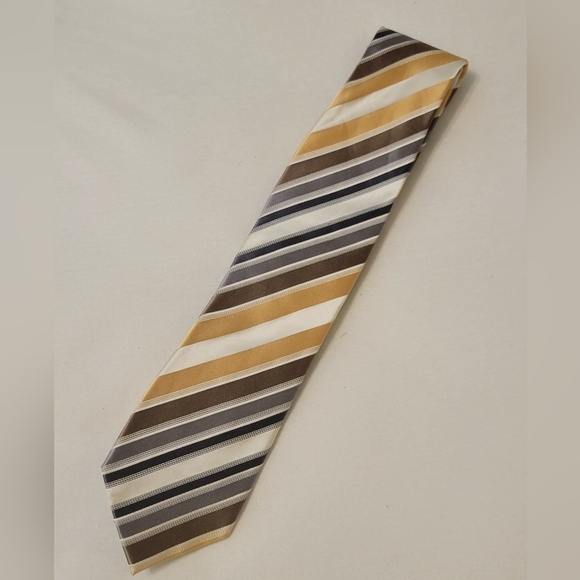Kenneth Cole Men's 100% Silk Tie Striped Pattern Designer Reaction Tie - Picture 2 of 4